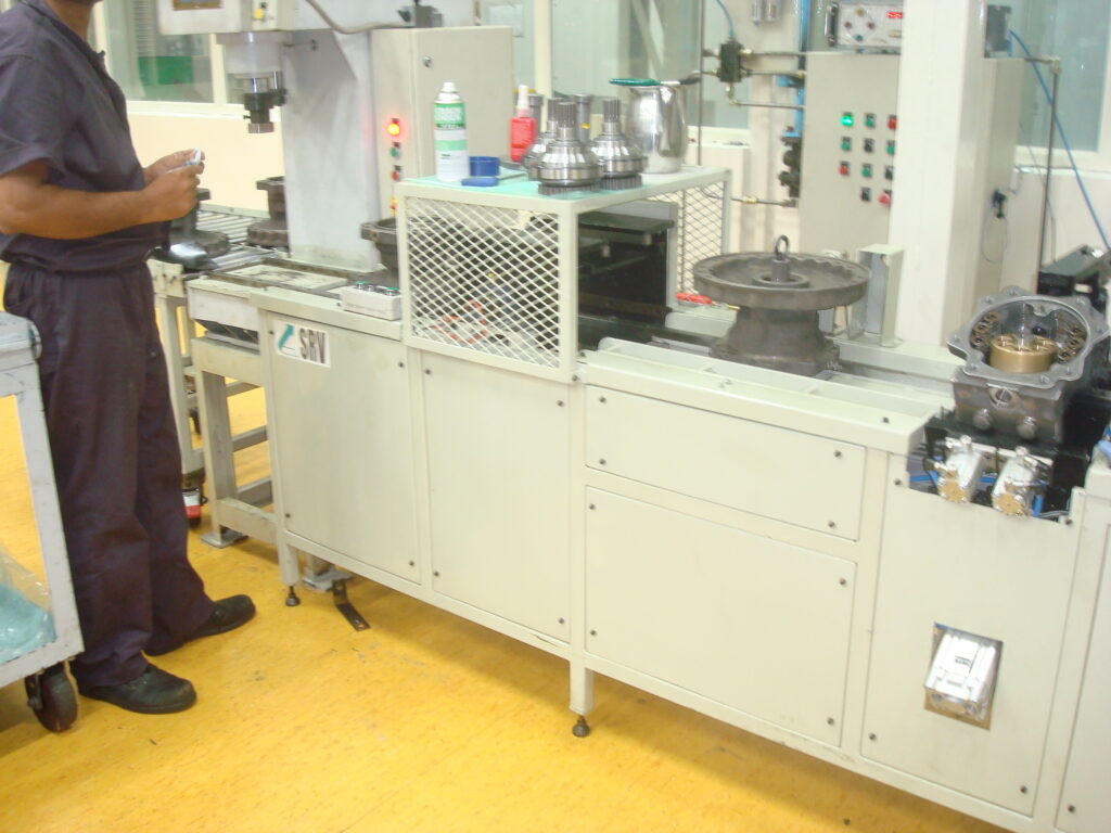 SLAT CONVEYOR FOR HYDRAULIC MOTOR ASSEMBLY Client: L&T LTD
